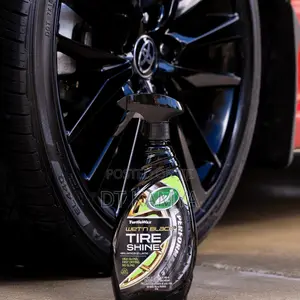 Turtlewax Tire Shine (Wet N Black) - Adds a Wet Look on Your Car Tires
