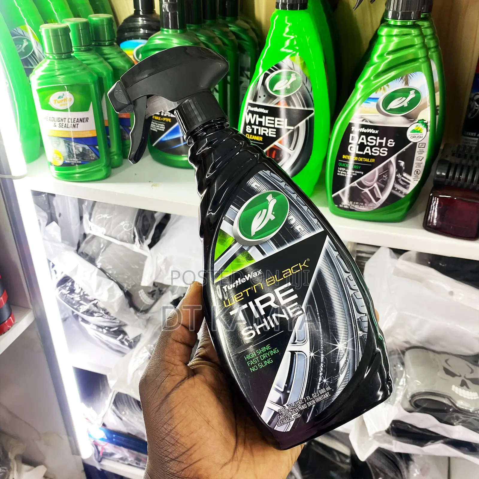 Turtlewax Tire Shine (Wet N Black) - Adds a Wet Look on Your Car Tires