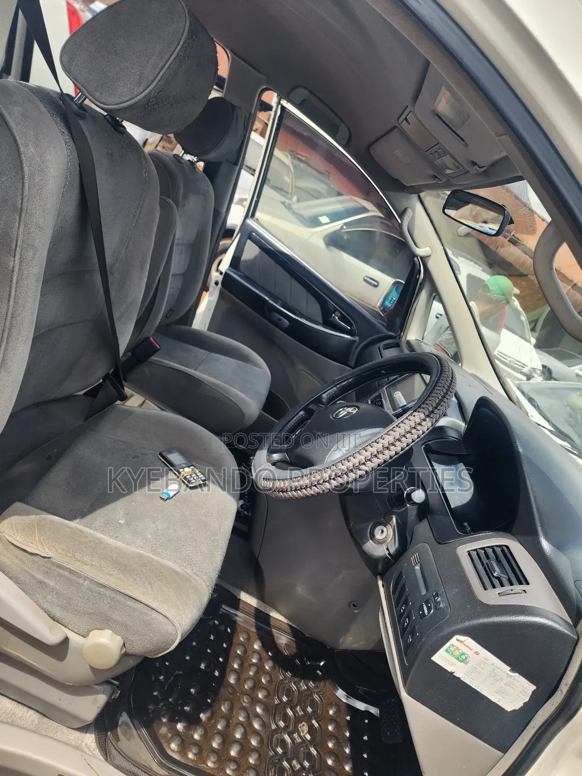 Toyota Alphard 2.4 Petrol AWD 2005 White