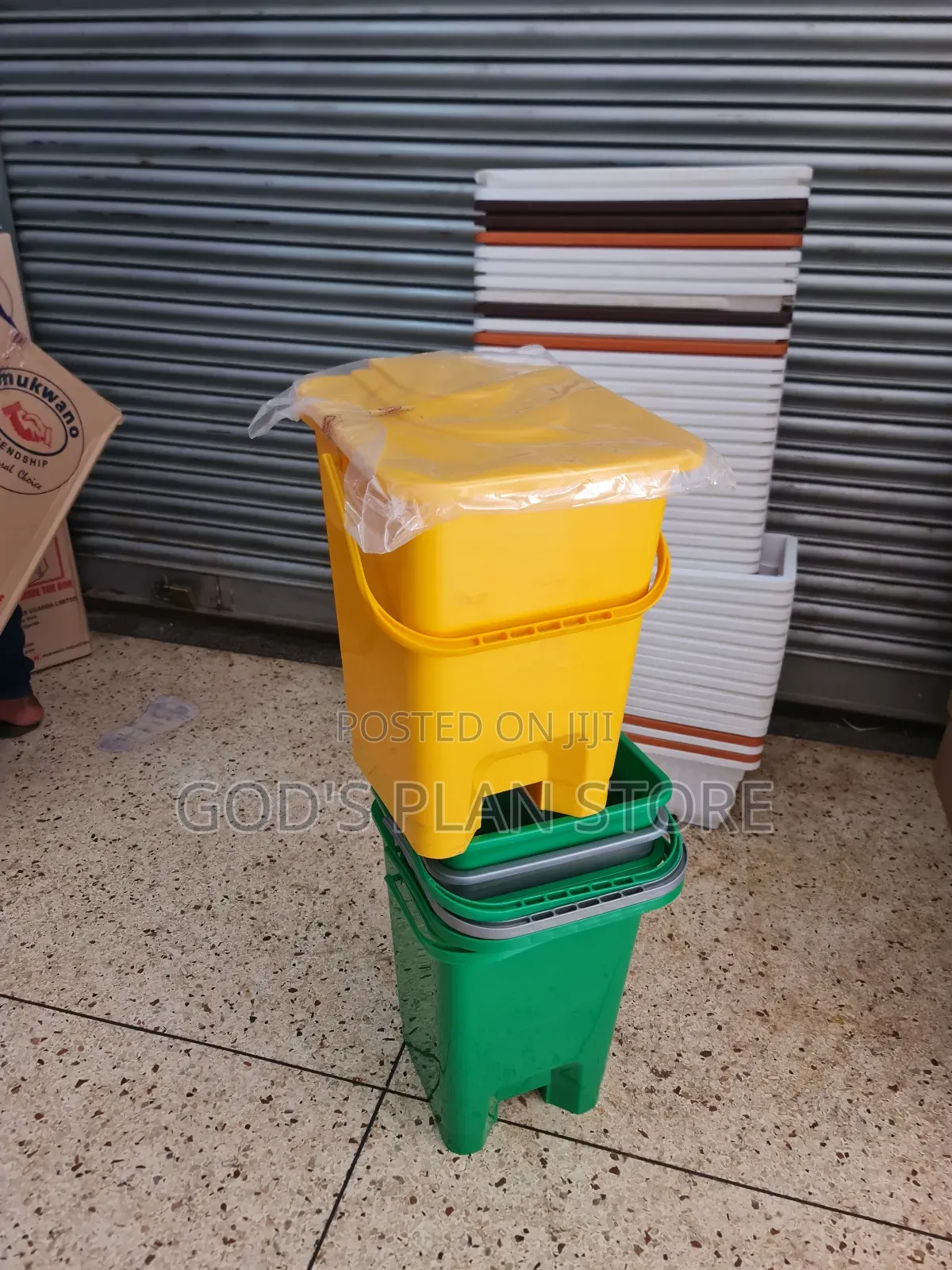 Actually Plastic Dust Bins Plastic Dust Bins 20litres Step On