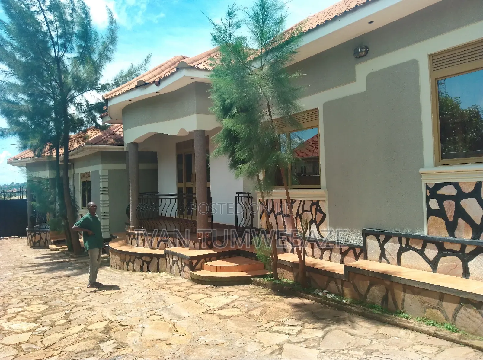 2bdrm House in Namulanda Entebbe, Central Division for rent