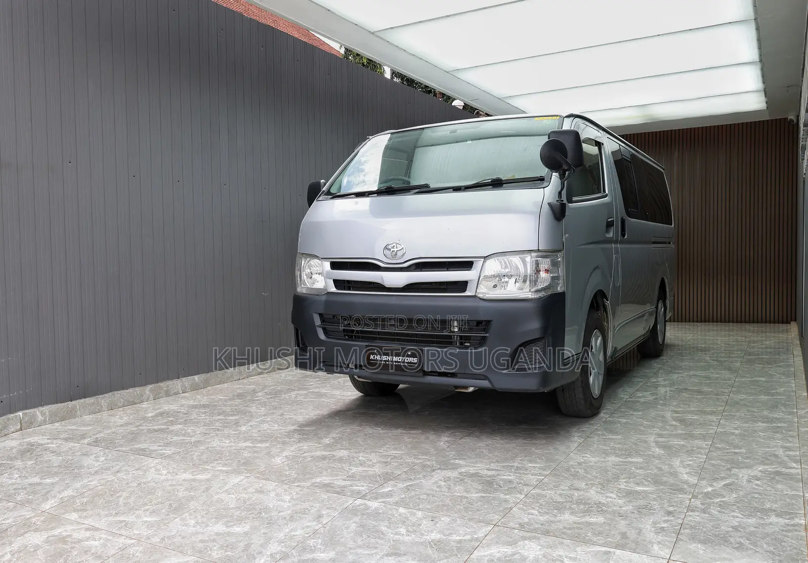 Toyota HiAce 2013 Silver