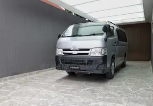 Toyota HiAce 2013 Silver