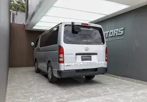 Toyota HiAce 2013 Silver