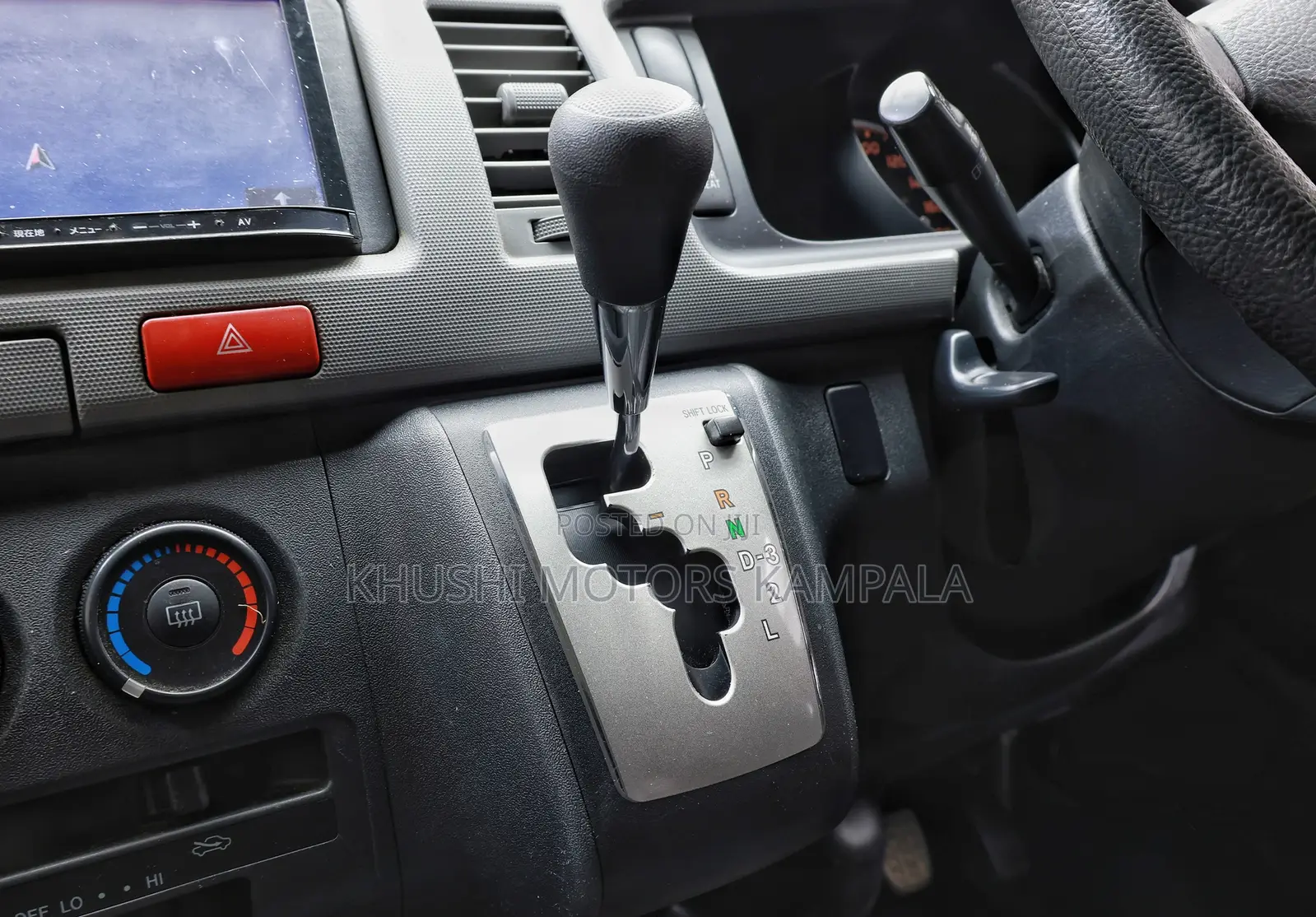 Toyota HiAce 2013 Silver