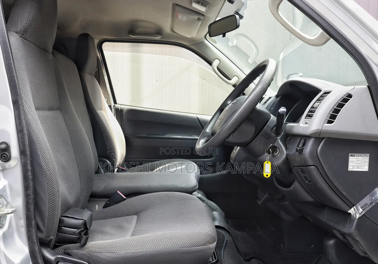 Toyota HiAce 2013 Silver