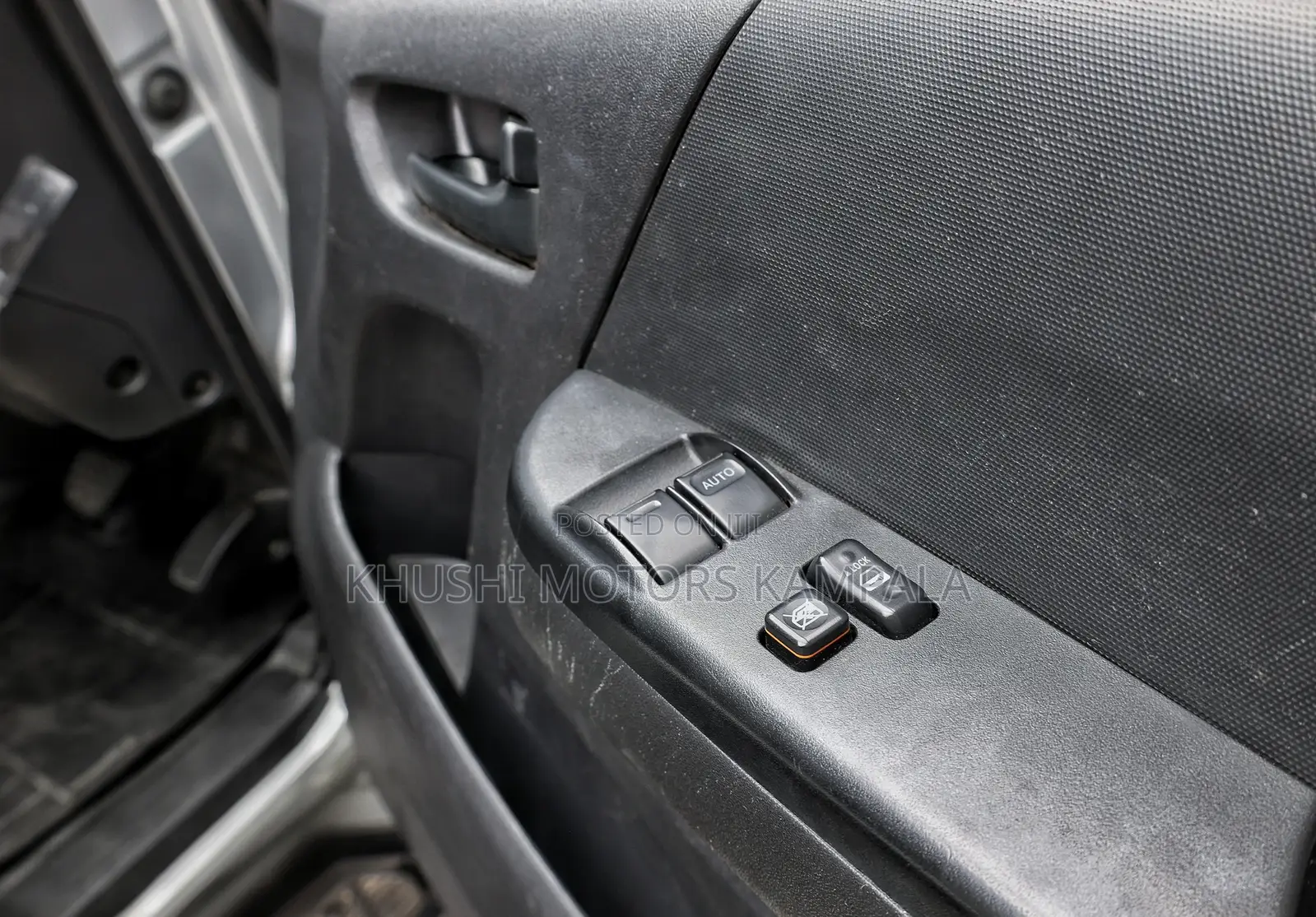 Toyota HiAce 2013 Silver