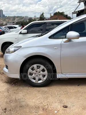 Toyota Wish 2012 Silver