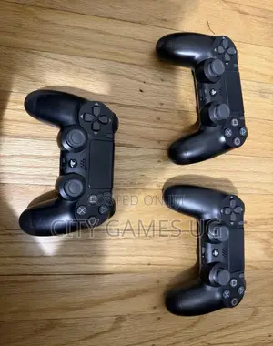 Sony Playstation 4 Console With 3 Controllers, 8games