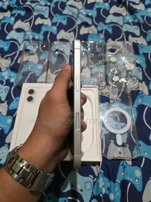 New Apple iPhone 16 128 GB White