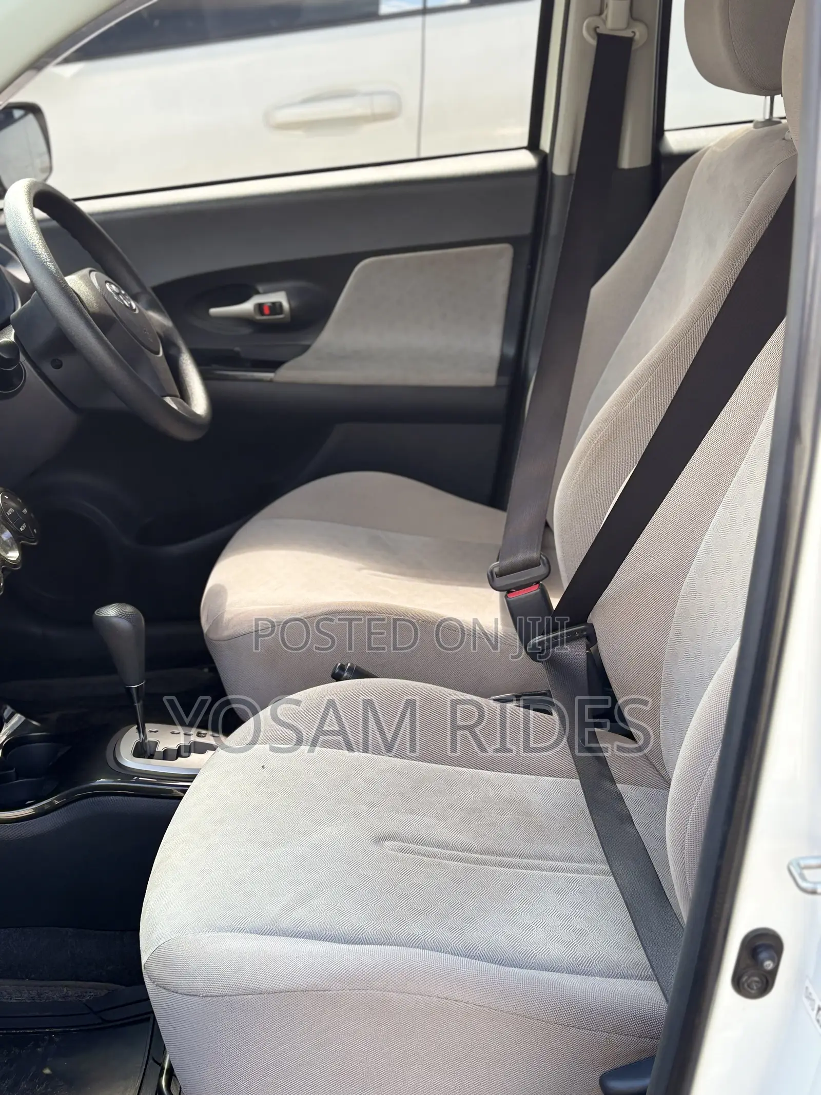 Toyota IST 2010 White