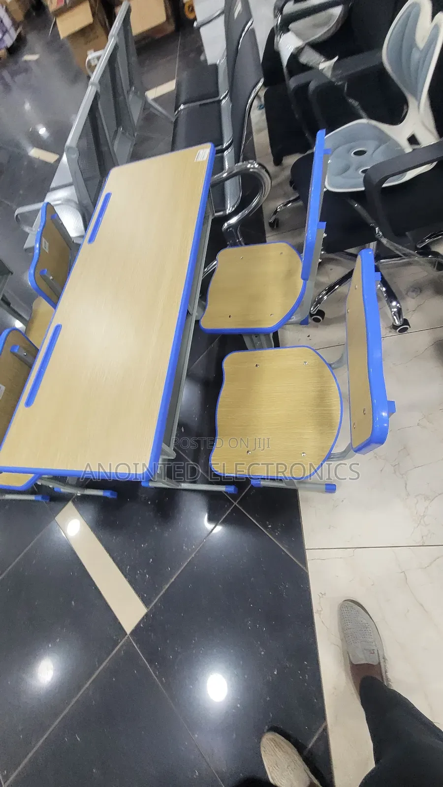 Desktop Reading Table