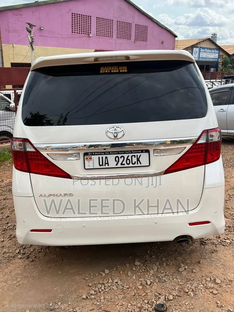 Toyota Alphard 2.4 Petrol AWD 2012 White