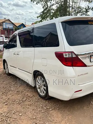 Toyota Alphard 2.4 Petrol AWD 2012 White