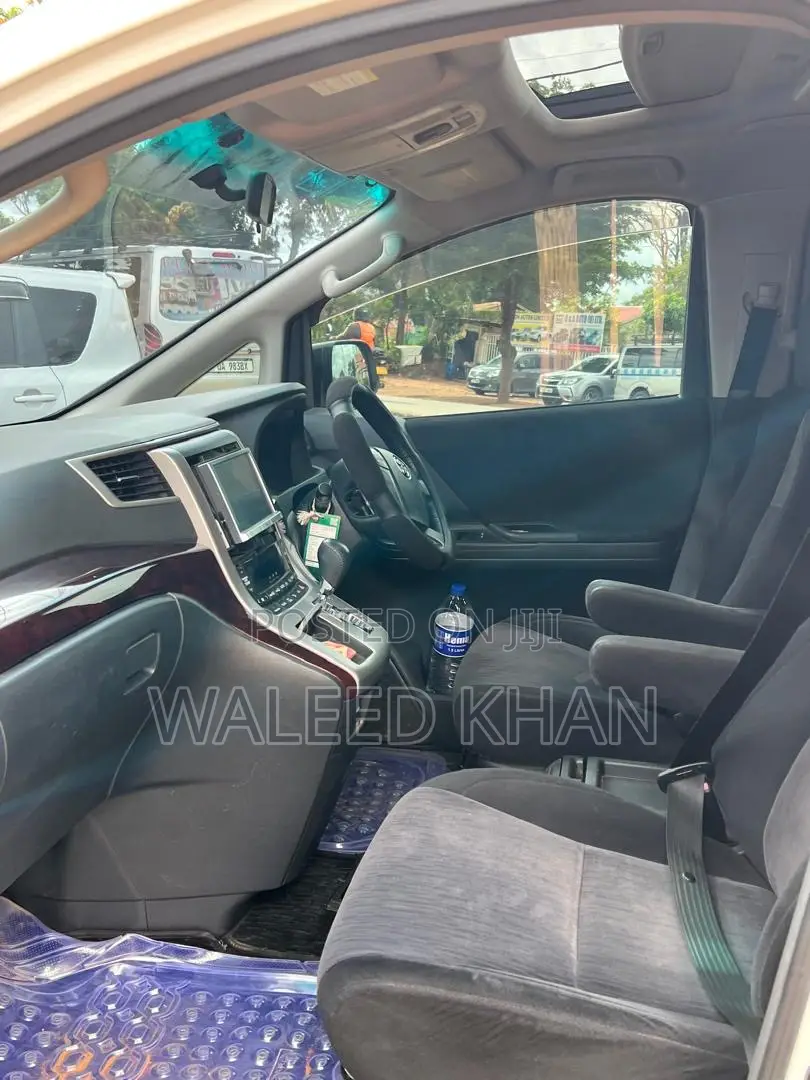 Toyota Alphard 2.4 Petrol AWD 2012 White