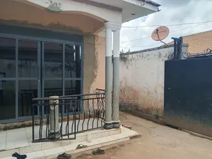Furnished 3bdrm House in Kira for sale