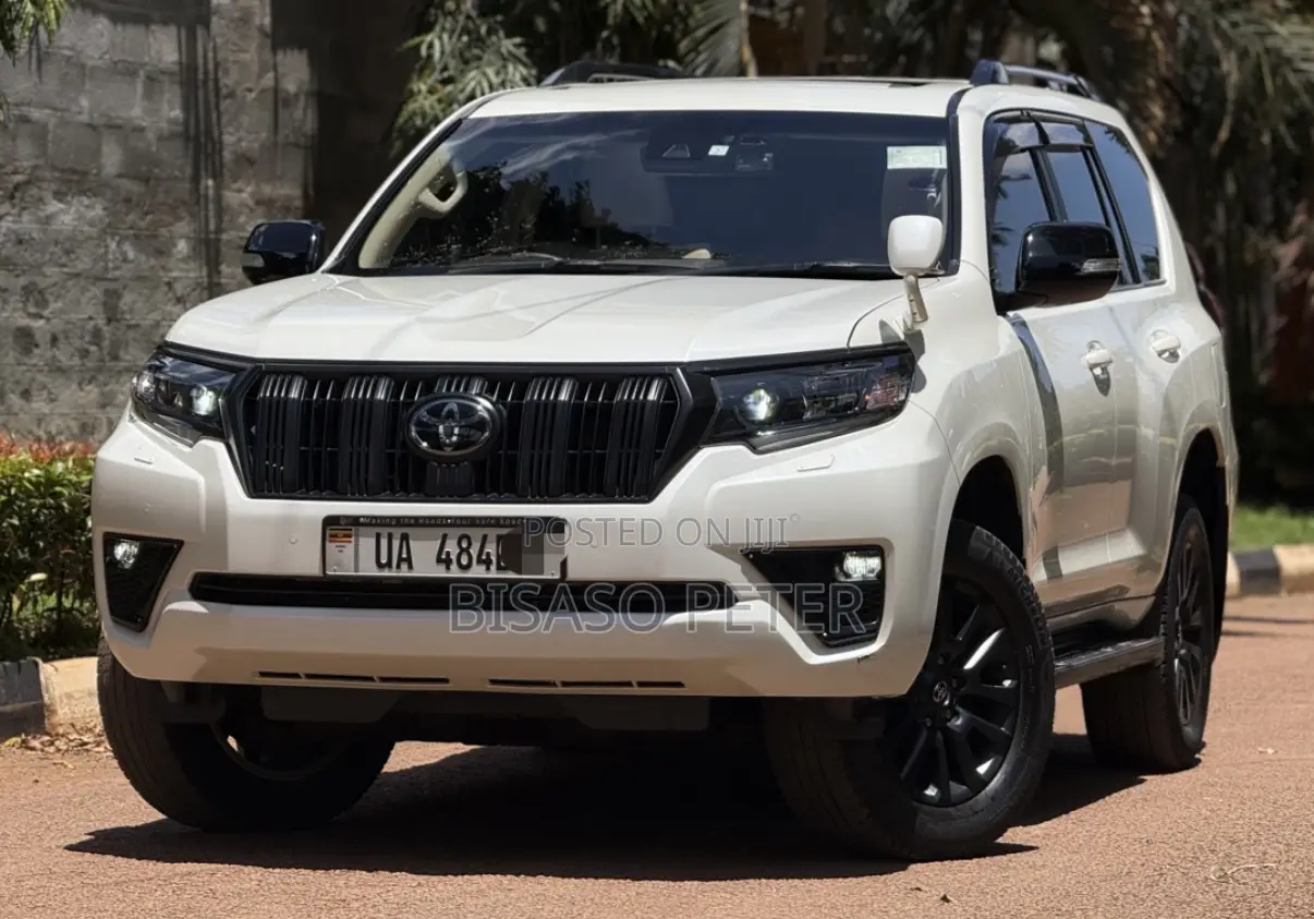 Toyota Land Cruiser Prado 2.7 2023 White