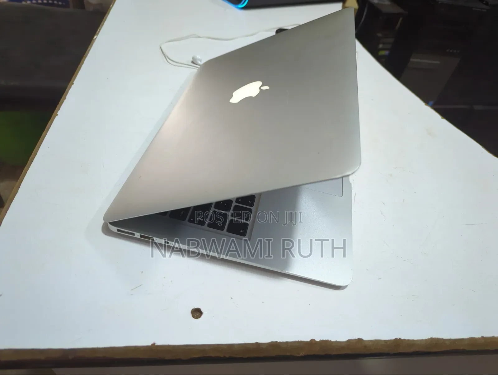 Laptop Apple MacBook Air 2015 4GB Intel Core i5 SSD 128GB