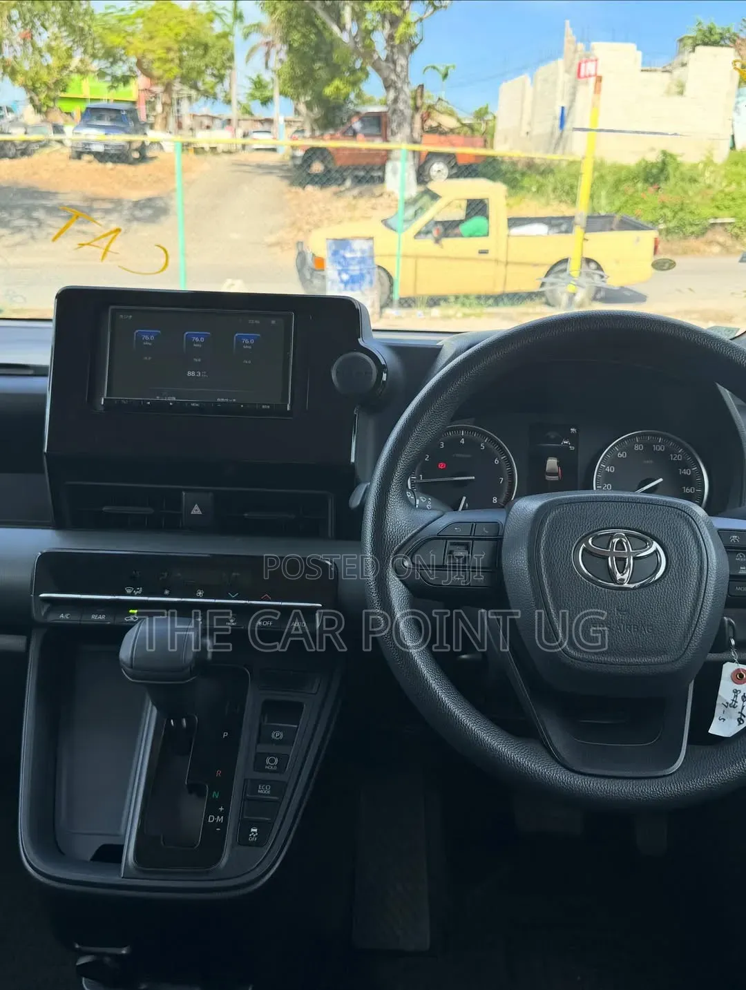 Toyota Noah 2022 White