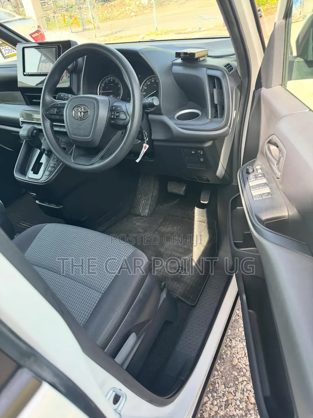 Toyota Noah 2022 White