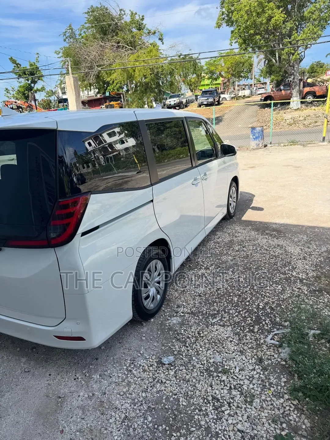 Toyota Noah 2022 White