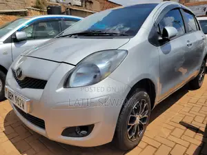 Toyota Vitz 1.3 AWD 5dr 2010 Silver