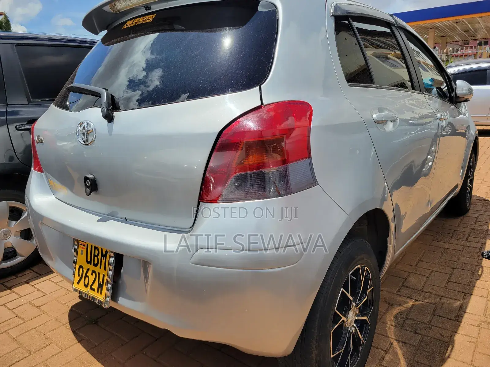Toyota Vitz 1.3 AWD 5dr 2010 Silver