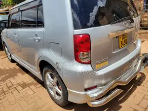 Toyota Corolla Rumion Hatchback 1.5 FWD 2010 Silver