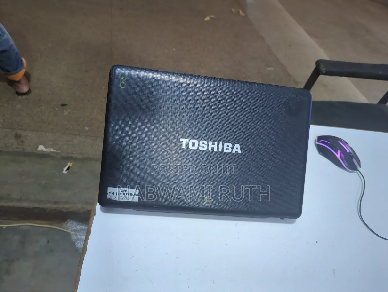Laptop Toshiba Satellite C665 2GB Intel Core i3 HDD 320GB