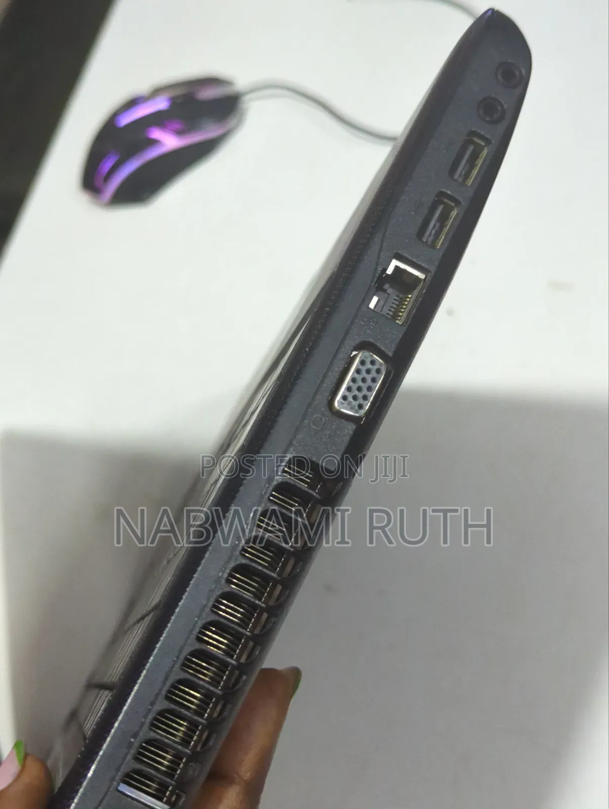 Laptop Toshiba Satellite C665 2GB Intel Core i3 HDD 320GB