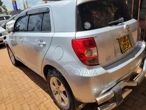 Toyota IST 2010 Silver