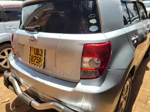 Toyota IST 2010 Silver