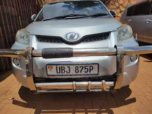 Toyota IST 2010 Silver