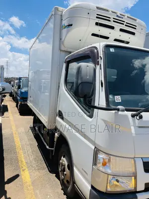 Mitsubishi Canter 2000 White