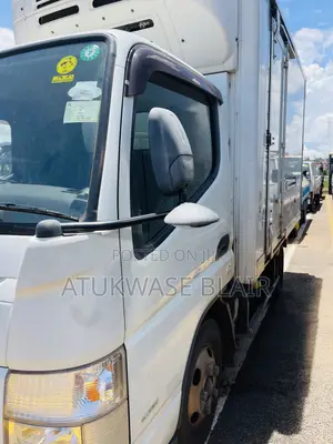 Mitsubishi Canter 2000 White