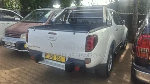 Mitsubishi L200 2010 White