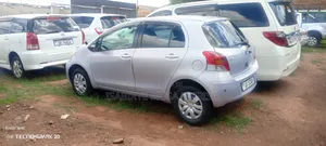 Toyota Vitz 1.0 FWD 3dr 2012 Silver