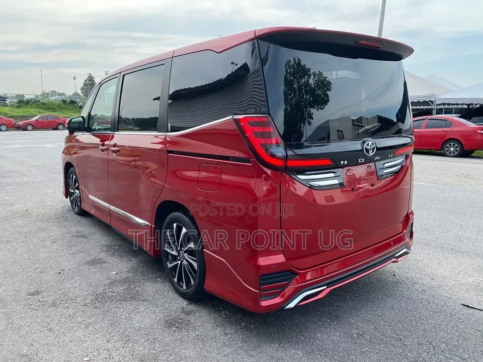 Toyota Noah 2022 Red