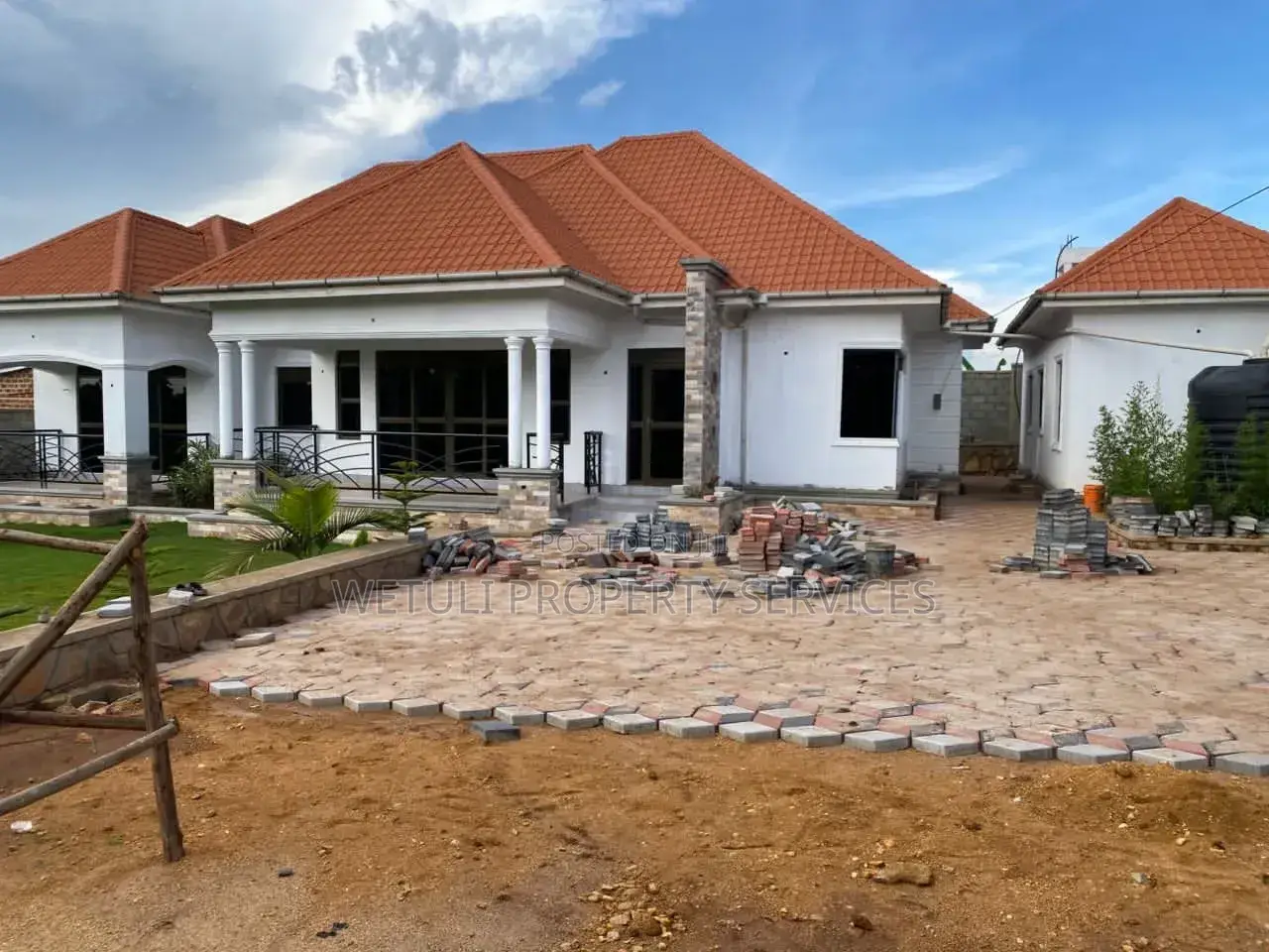 Furnished 5bdrm House in Gombe for sale