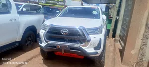 Toyota Hilux 2020 Off white