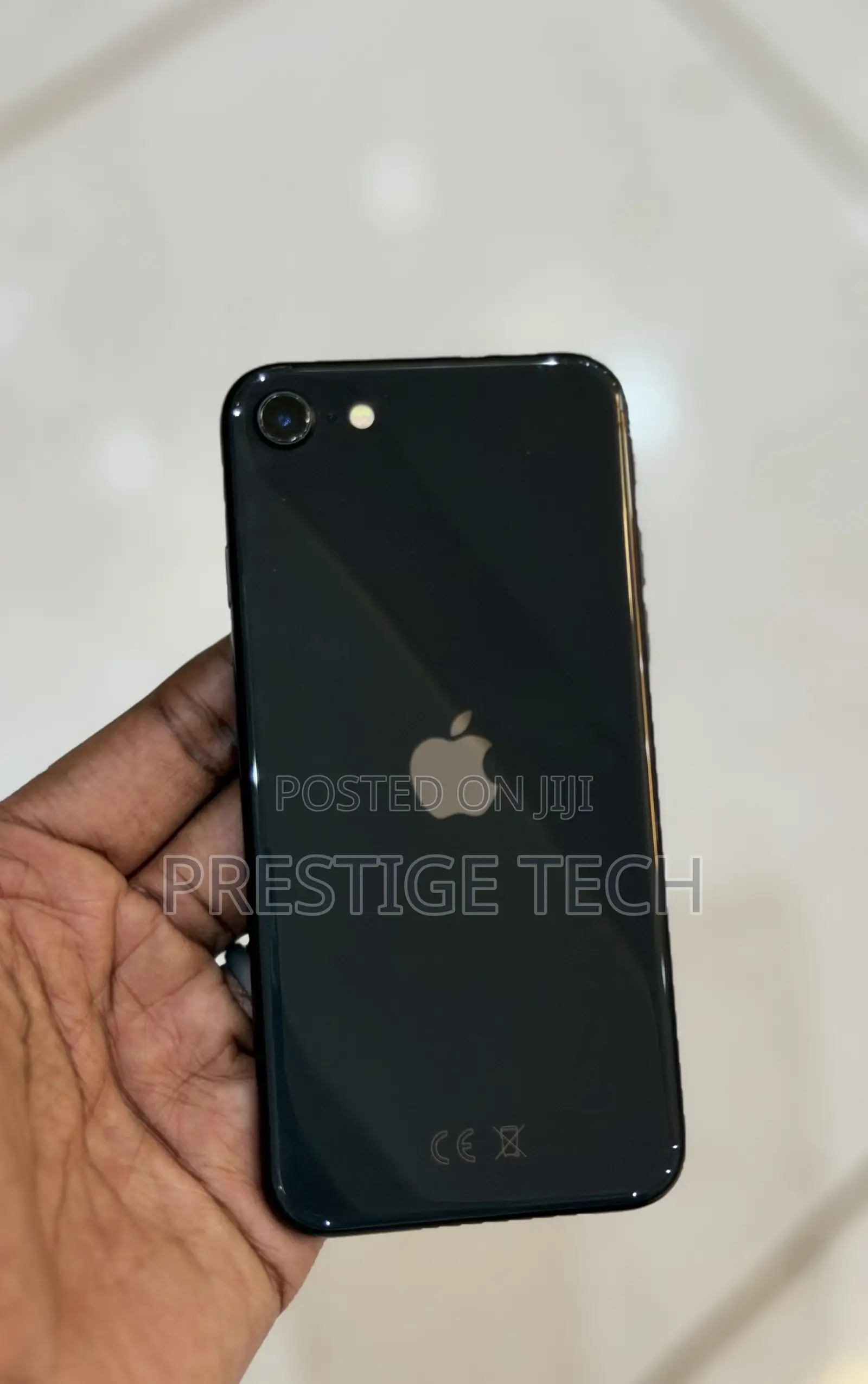 Apple iPhone SE (2020) 64 GB Black