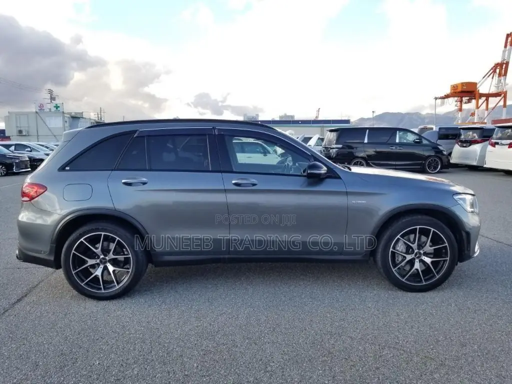 Mercedes-Benz GLC-Class 2021
