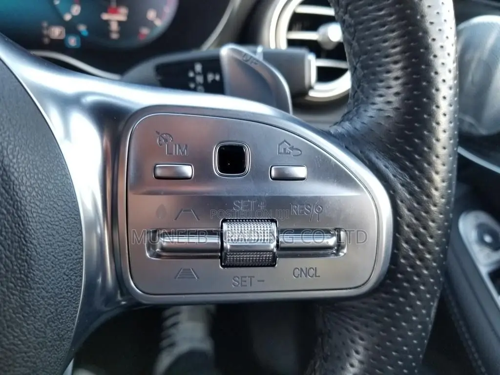Mercedes-Benz GLC-Class 2021