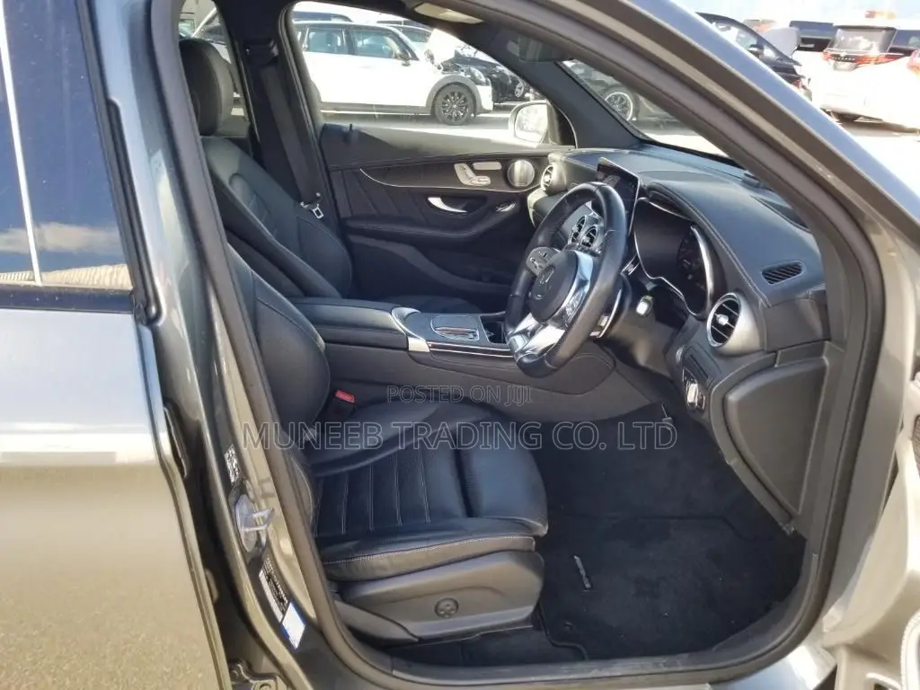 Mercedes-Benz GLC-Class 2021