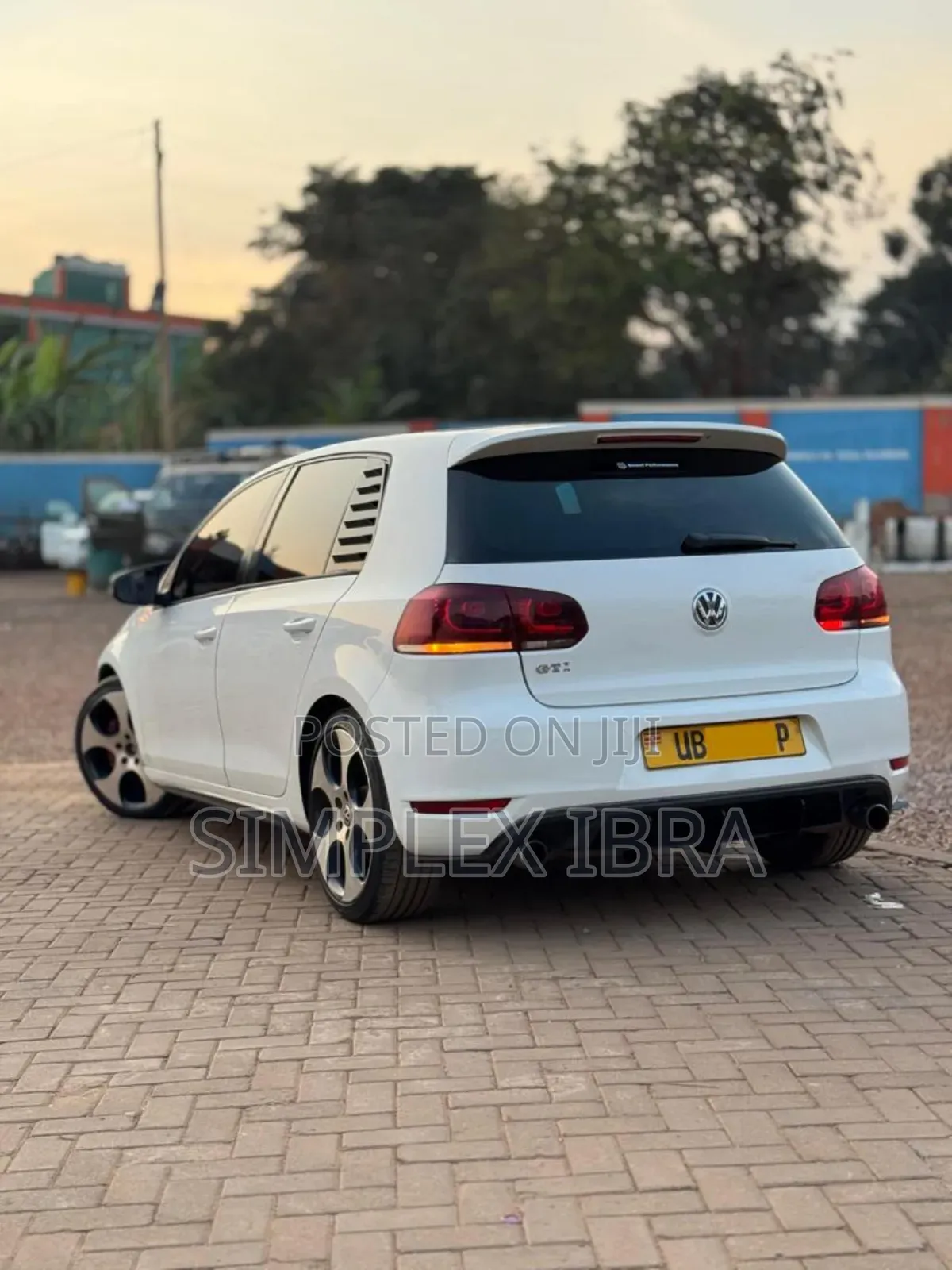 Volkswagen Golf GTI 2011 White