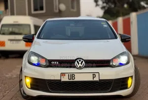 Volkswagen Golf GTI 2011 White