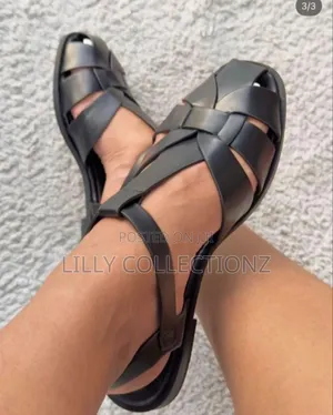 Closed Causal Toe Sandals