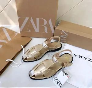 Closed Causal Toe Sandals