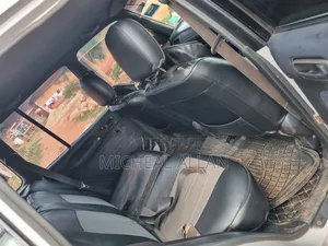 Toyota RAV4 Automatic 2000 White
