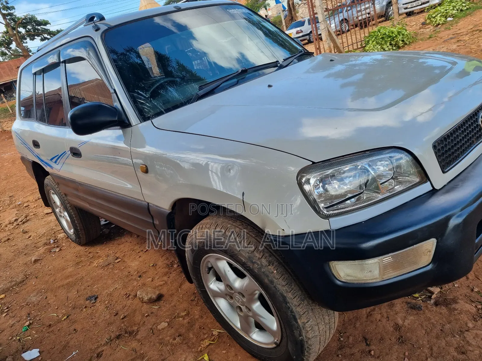 Toyota RAV4 Automatic 2000 White